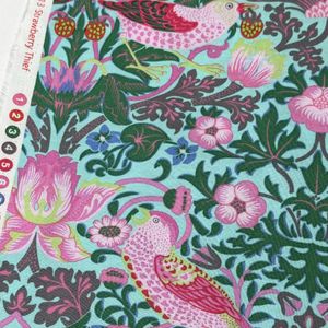 William Morris og Kaffe Fasett  - jordbær tyven 75cm